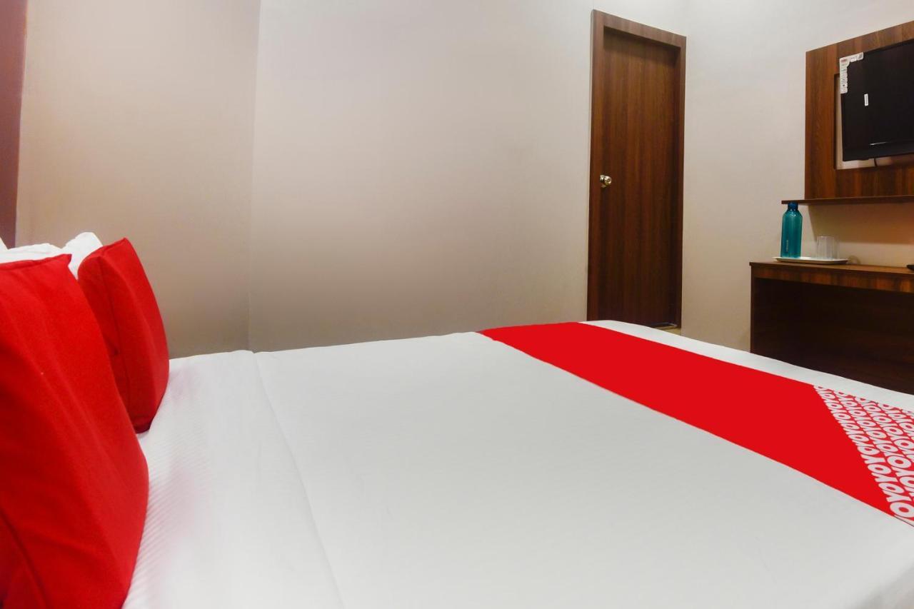Hotel Blue Sky Residency Мумбаї Екстер'єр фото
