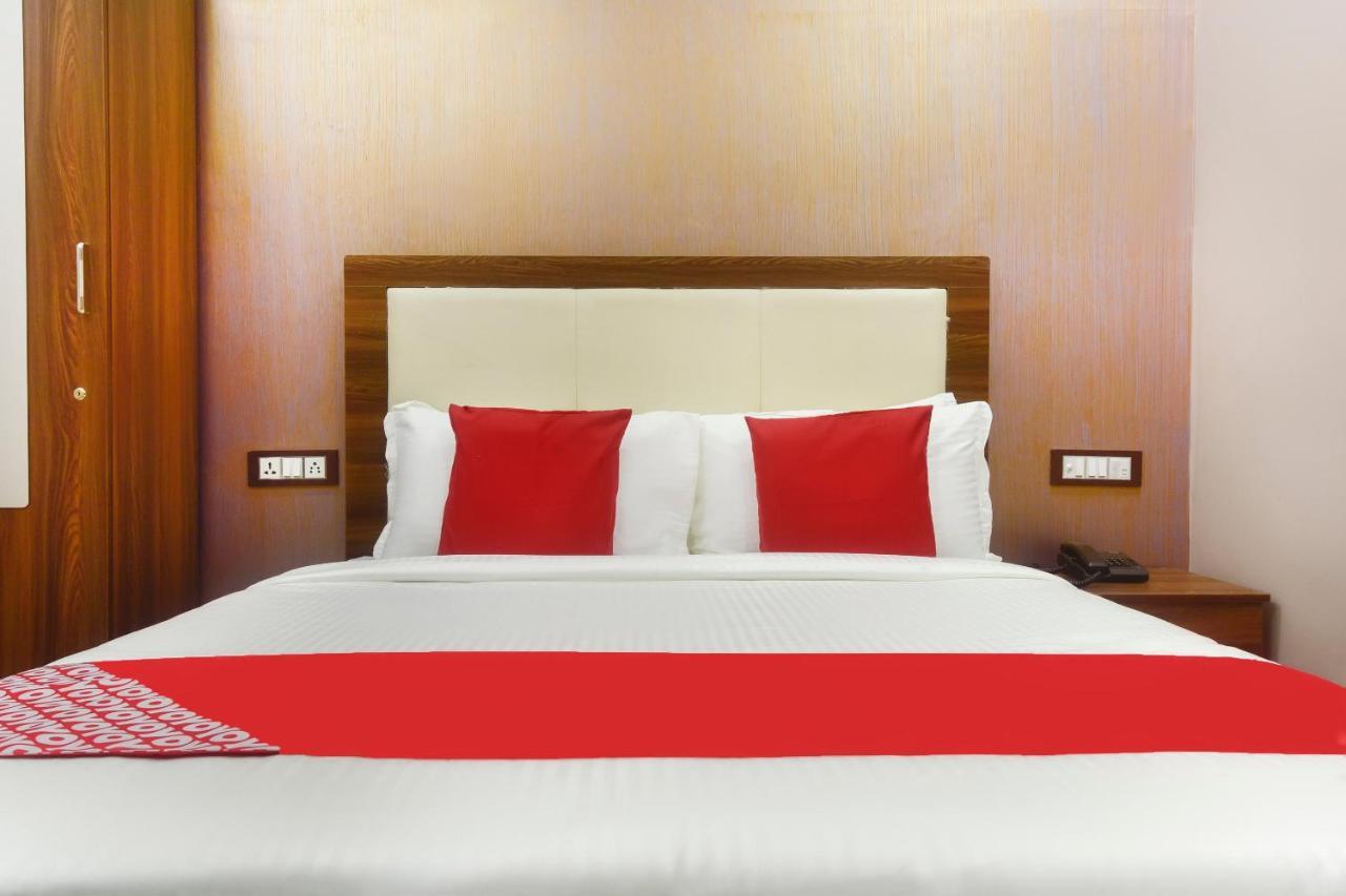 Hotel Blue Sky Residency Мумбаї Екстер'єр фото
