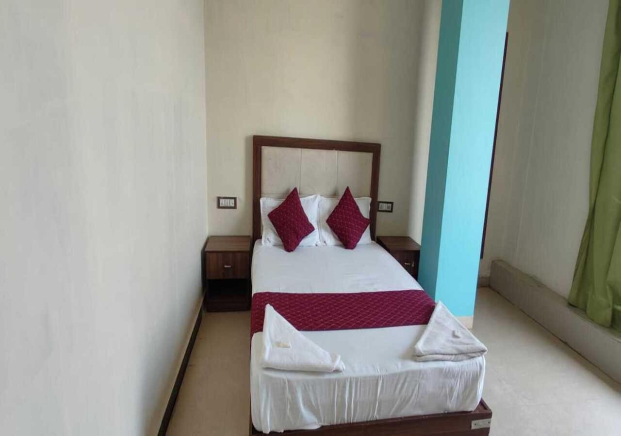 Hotel Blue Sky Residency Мумбаї Екстер'єр фото